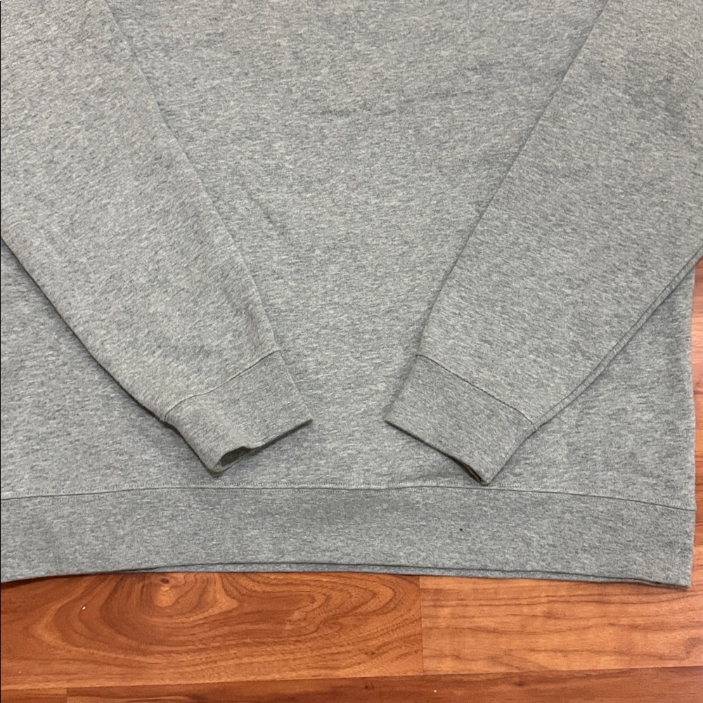 Esprit Crewneck Sweatshirt - Picture 4 of 11